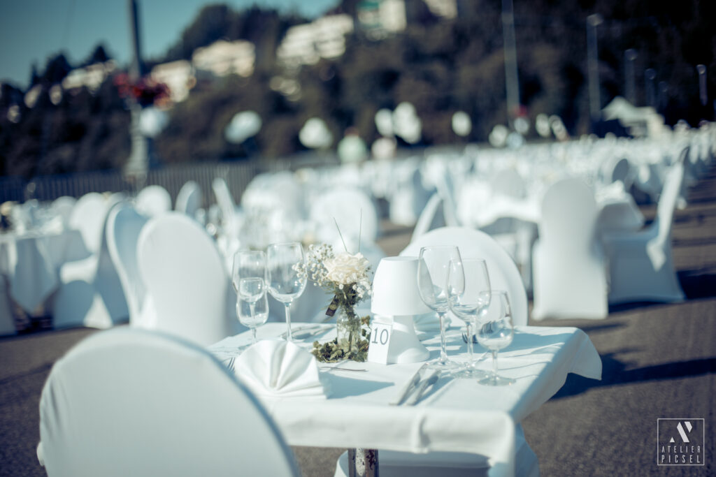 White Dinner en image